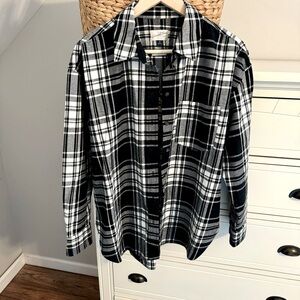Universal Thread Black White Plaid Flannel Oversized Curved Hem Women’s Medium